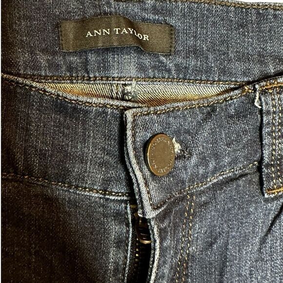 Ann Taylor The Skinny Modern Fit jeans size 4 dark wash - Picture 3 of 6